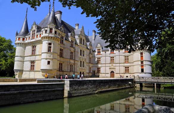 CroisiEurope Excursions - France Loire Chateau Azay le Rideau ©Haubtmann.JPG